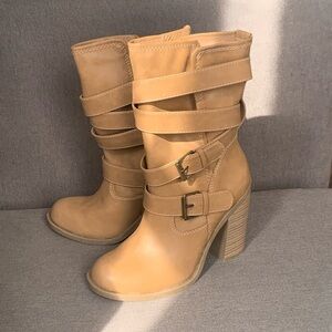 NEW boots with buckle design and thick heels